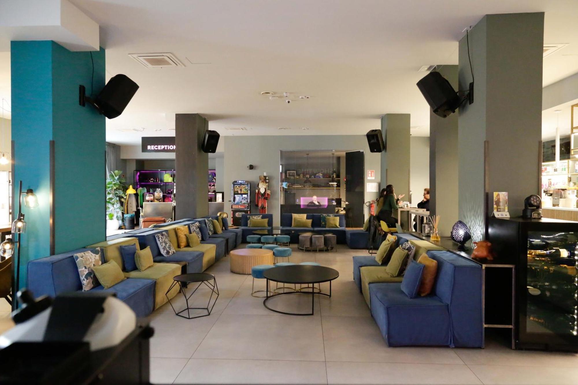 Arryvo Hotel Лече Екстериор снимка