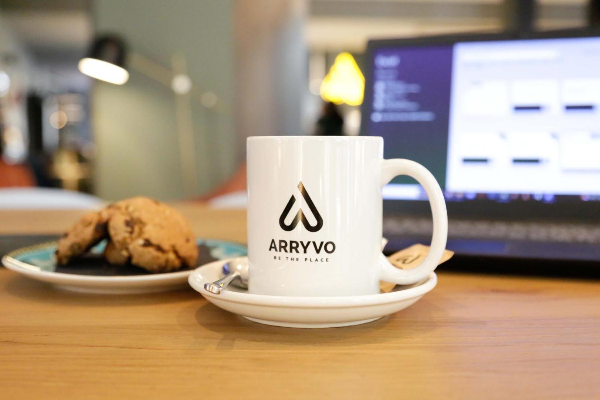 Arryvo Hotel Лече Екстериор снимка
